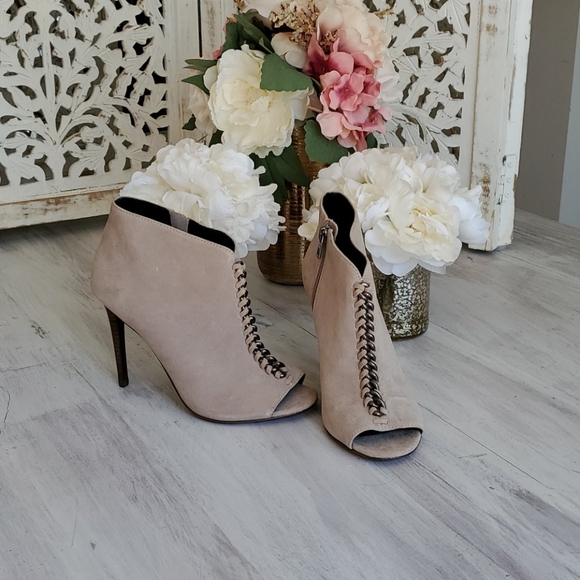 Coach Shoes - NWOT Coach heels